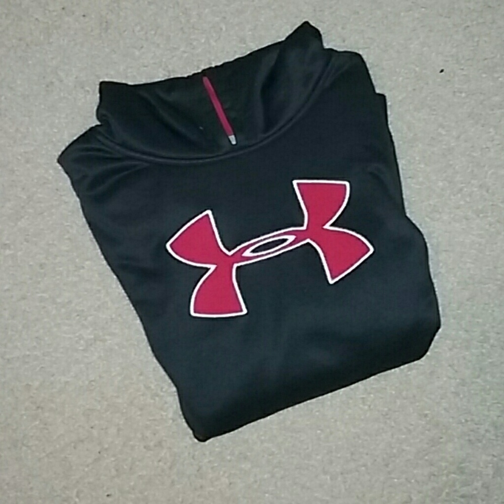 Boys Under Armour pullover